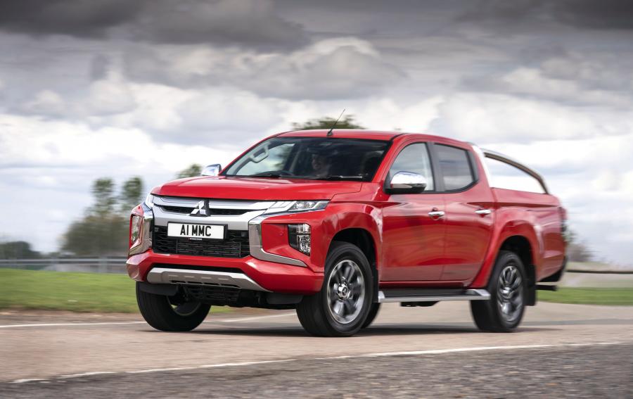  Mitsubishi L200 Barbarian X Double Cab 2019 года  (UK) (фото 30 из 40)